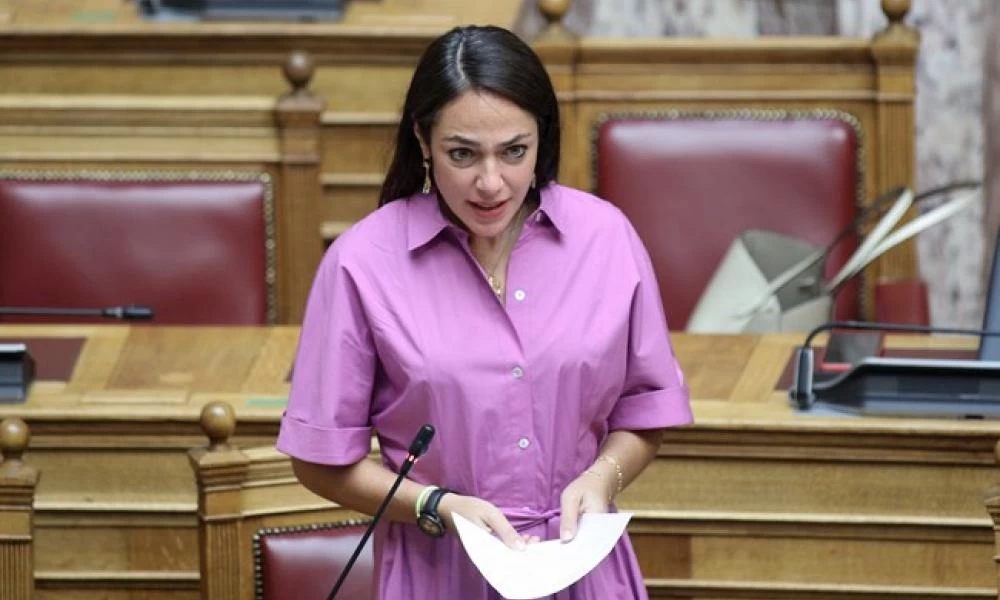 Μιχαηλίδου: Πρόβλεψη για επιπλέον επιδόματα και 100.000 νέες θέσεις εργασίας